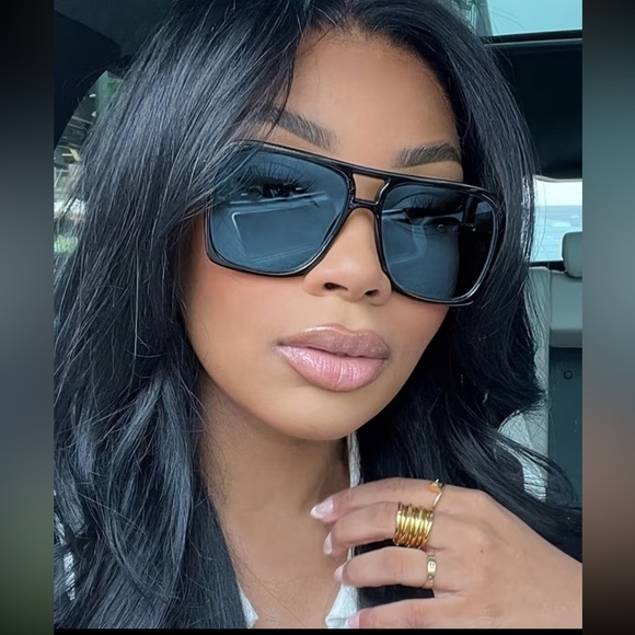 Affordable Fashion Finds Accessories - Stylish Black Oversized Women's Sunglasses
